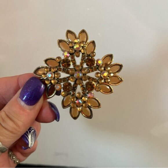 Gold Tone Topaz & Aurora Borealis Stones Round Brooch - Picture 2 of 6